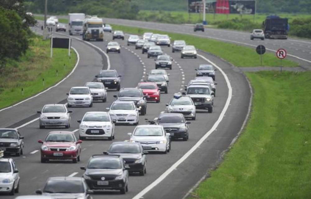 Ir para  <p>A sa&iacute;da para o Litoral no fim da tarde desta sexta-feira foi de bastante movimento nas proximidades de Porto Alegre, mas sem congestionamento na freeway. De acordo com a Triunfo Concepa, at&eacute; as 23h40 da...